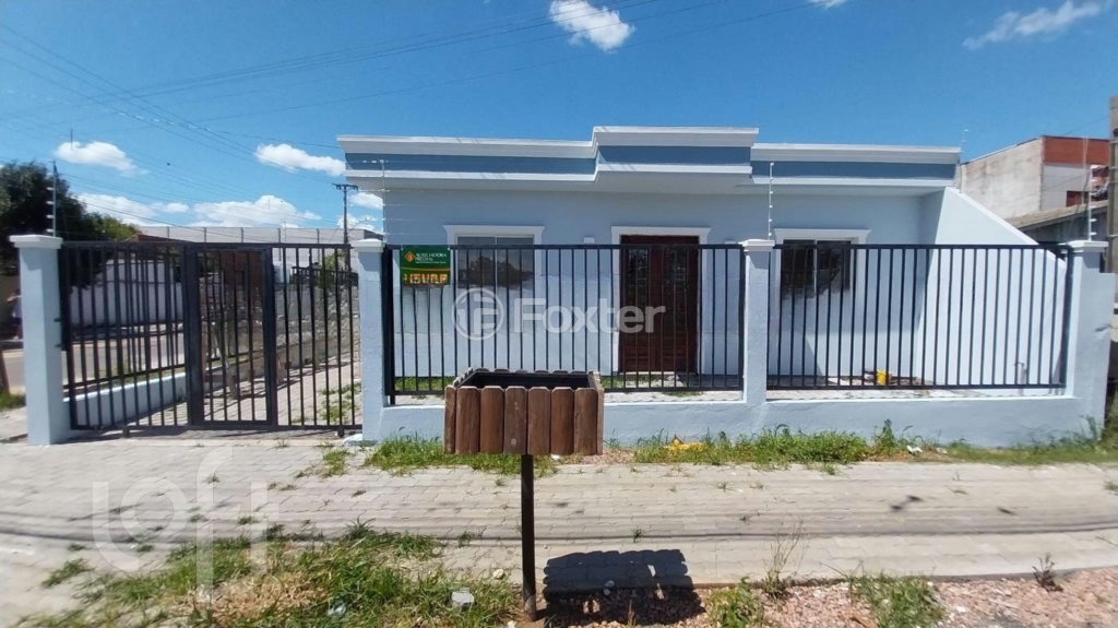 Casa à venda com 2 quartos, 70m² - Foto 1