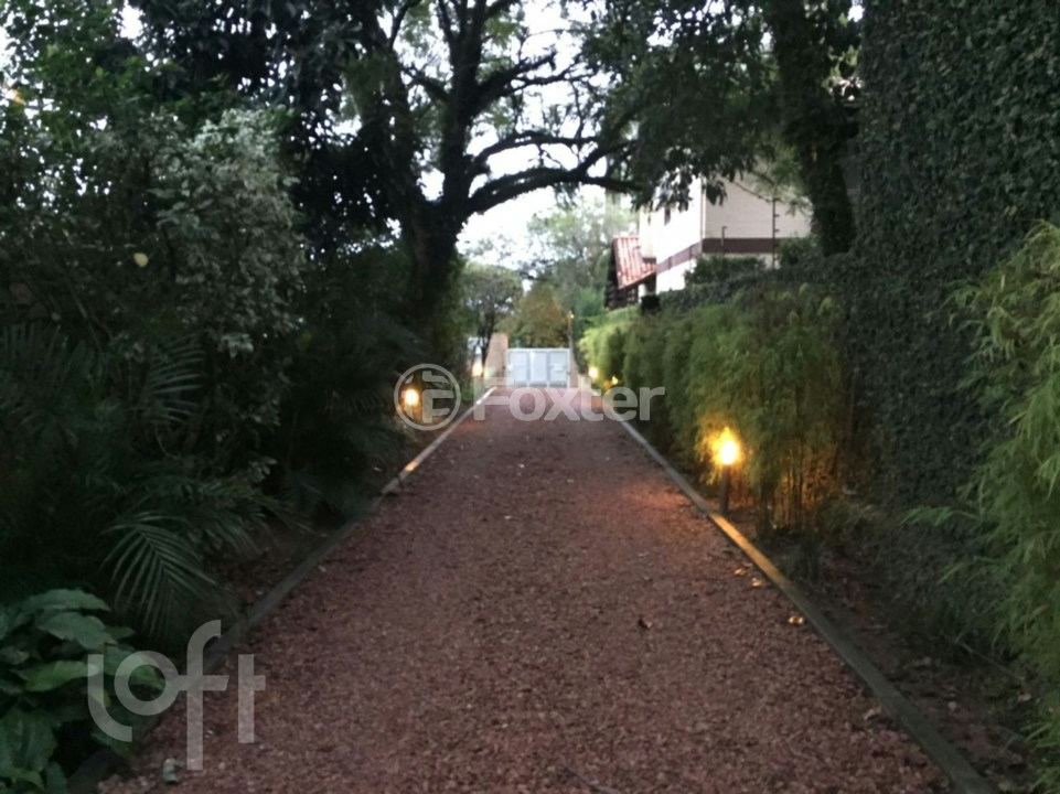 Casa à venda com 4 quartos, 380m² - Foto 8