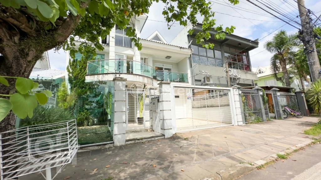 Casa à venda com 3 quartos, 300m² - Foto 37
