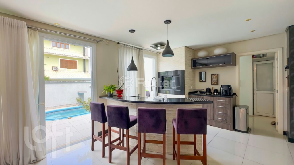 Casa à venda com 3 quartos, 300m² - Foto 3