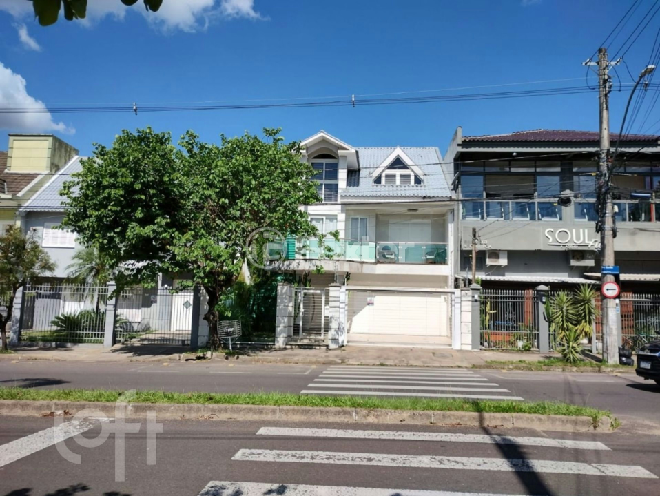 Casa à venda com 3 quartos, 300m² - Foto 35