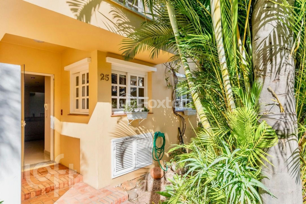 Casa de Condomínio à venda com 3 quartos, 150m² - Foto 2
