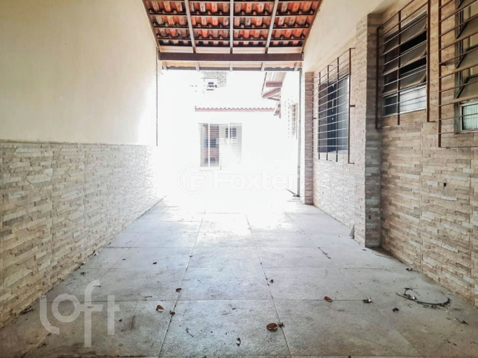 Casa à venda com 2 quartos, 80m² - Foto 2
