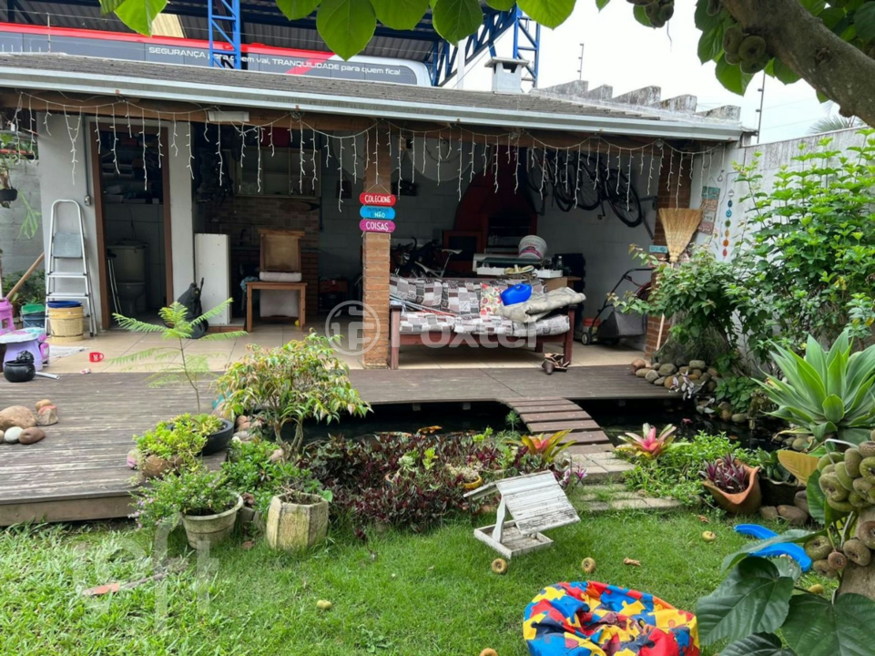 Casa à venda com 3 quartos, 174m² - Foto 2
