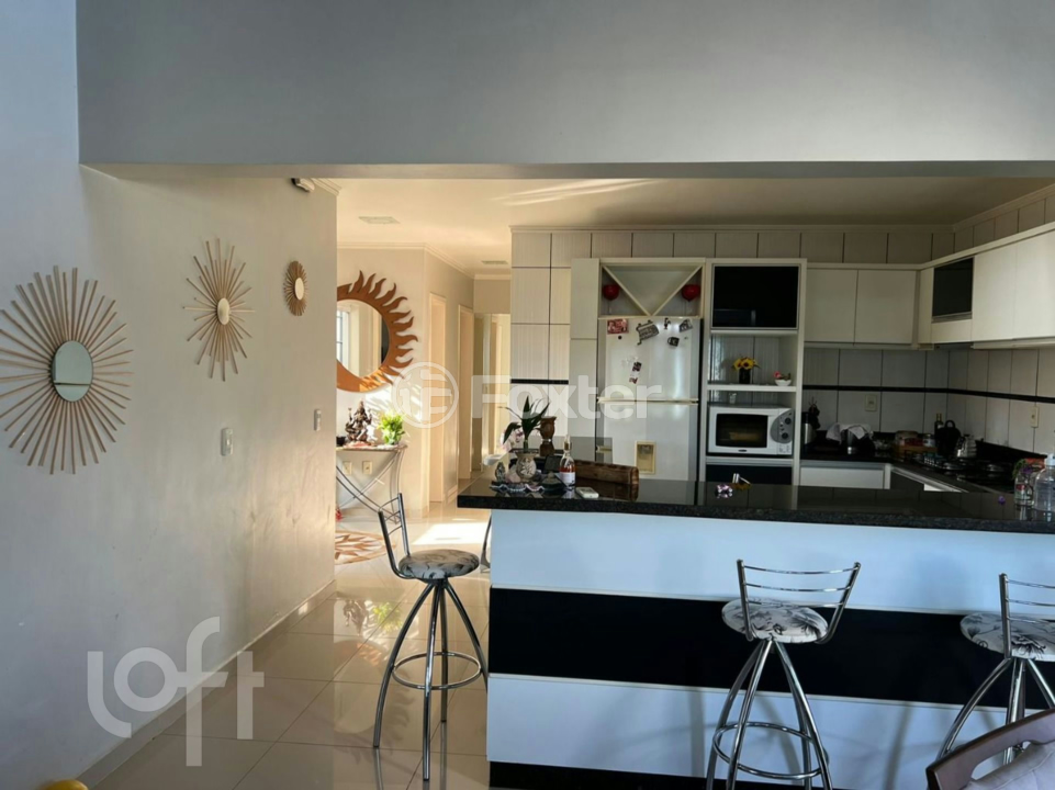 Casa à venda com 3 quartos, 174m² - Foto 7