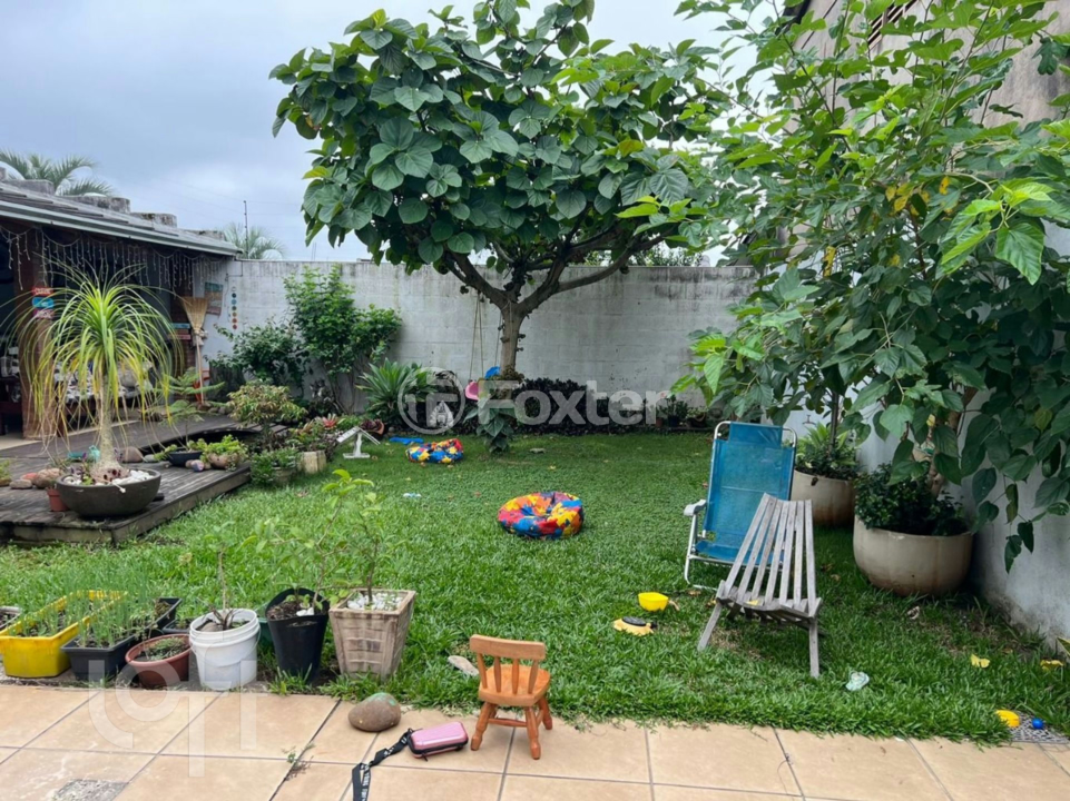 Casa à venda com 3 quartos, 174m² - Foto 1