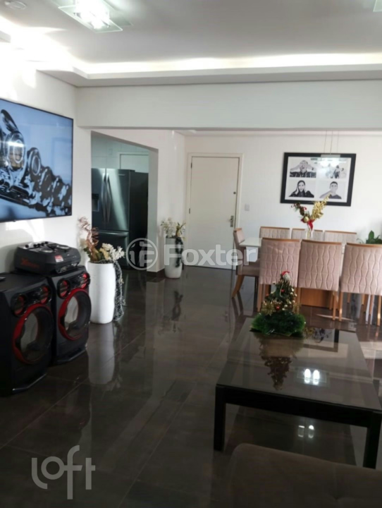 Apartamento à venda com 3 quartos, 107m² - Foto 1