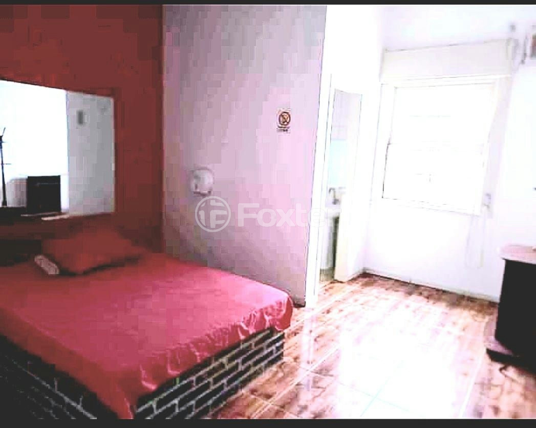 Casa à venda com 7 quartos, 189m² - Foto 1