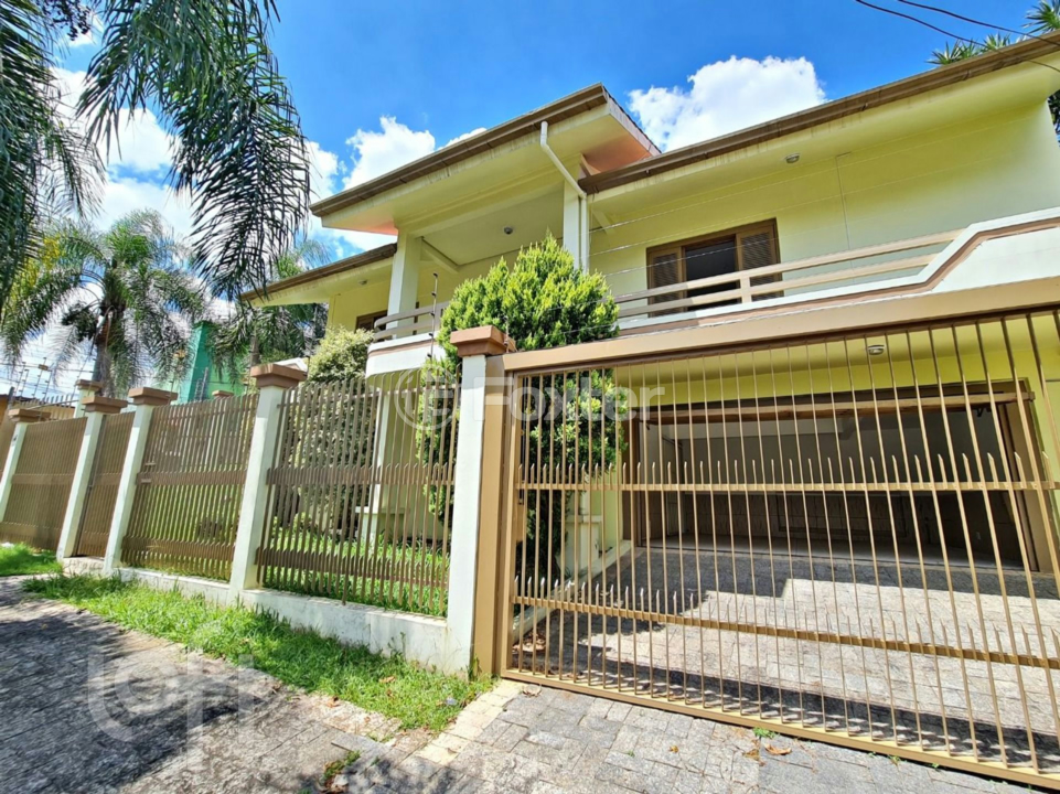Casa à venda com 5 quartos, 262m² - Foto 1