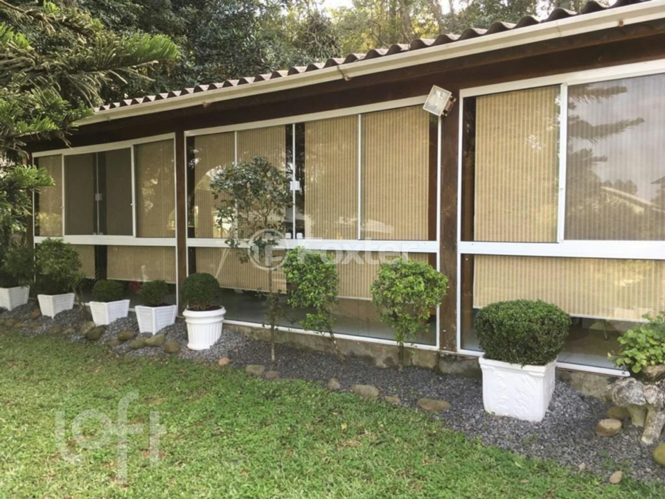 Casa à venda com 3 quartos, 1000m² - Foto 4