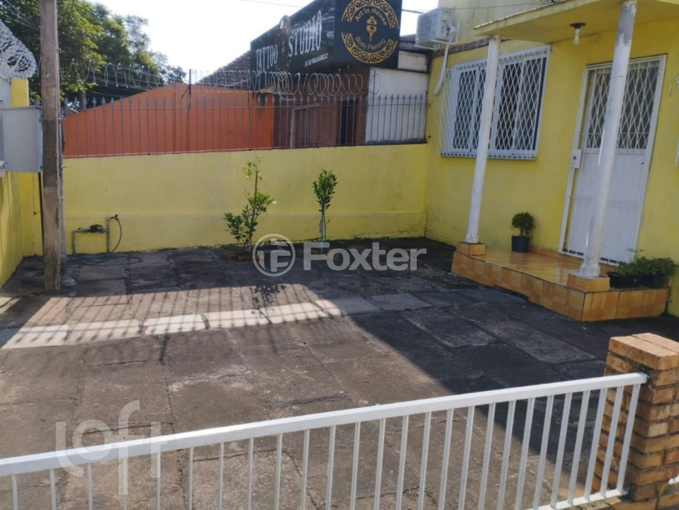 Casa à venda com 2 quartos, 90m² - Foto 2