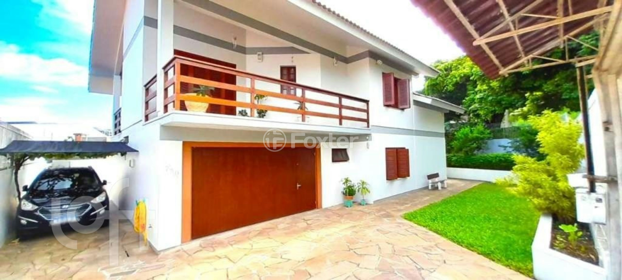 Casa à venda com 4 quartos, 195m² - Foto 1