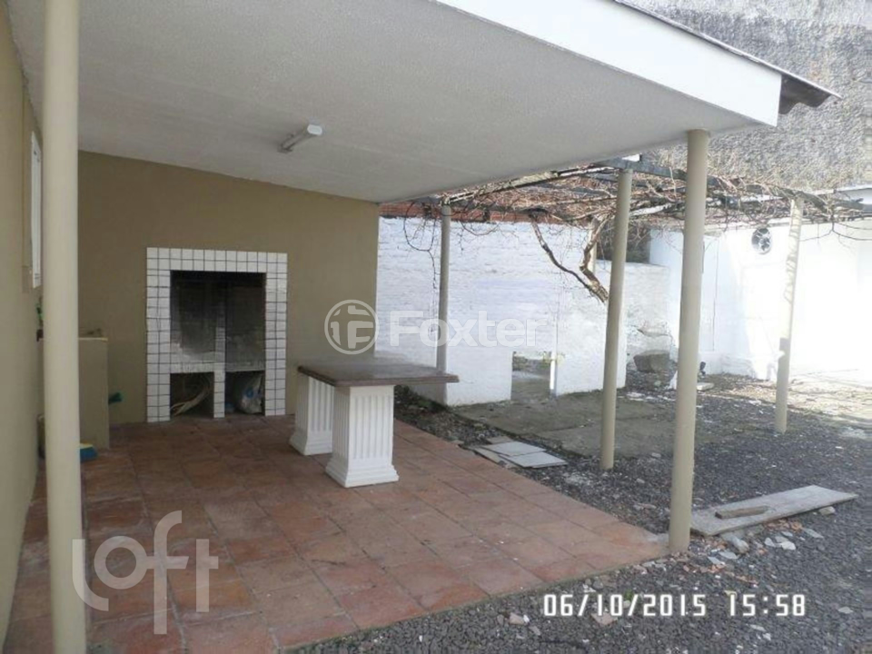 Casa à venda com 2 quartos, 130m² - Foto 2