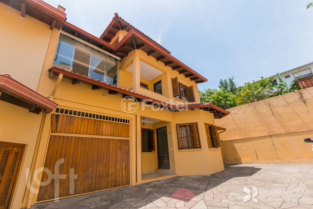 Casa de Condomínio à venda com 3 quartos, 243m² - Foto 2