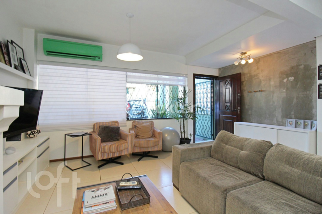 Casa à venda com 3 quartos, 209m² - Foto 4
