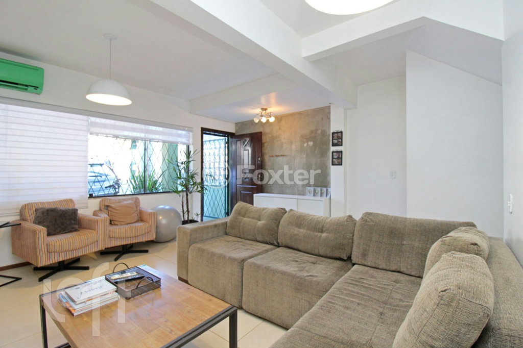 Casa à venda com 3 quartos, 209m² - Foto 3