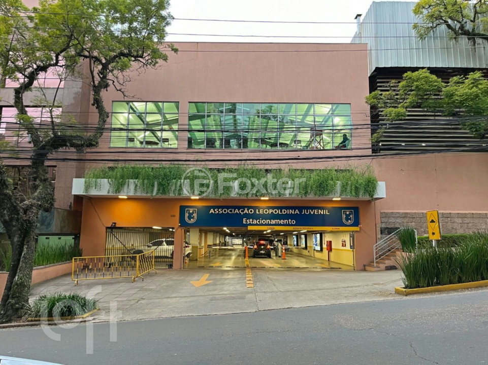 Apartamento à venda com 2 quartos, 67m² - Foto 35