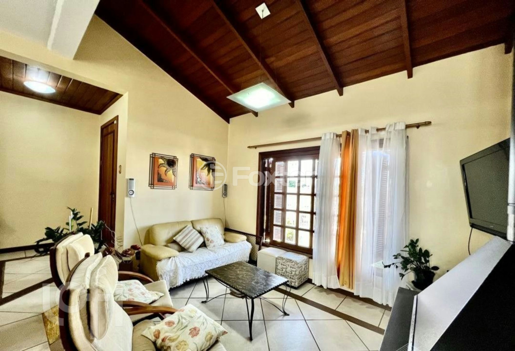 Casa à venda com 3 quartos, 213m² - Foto 3