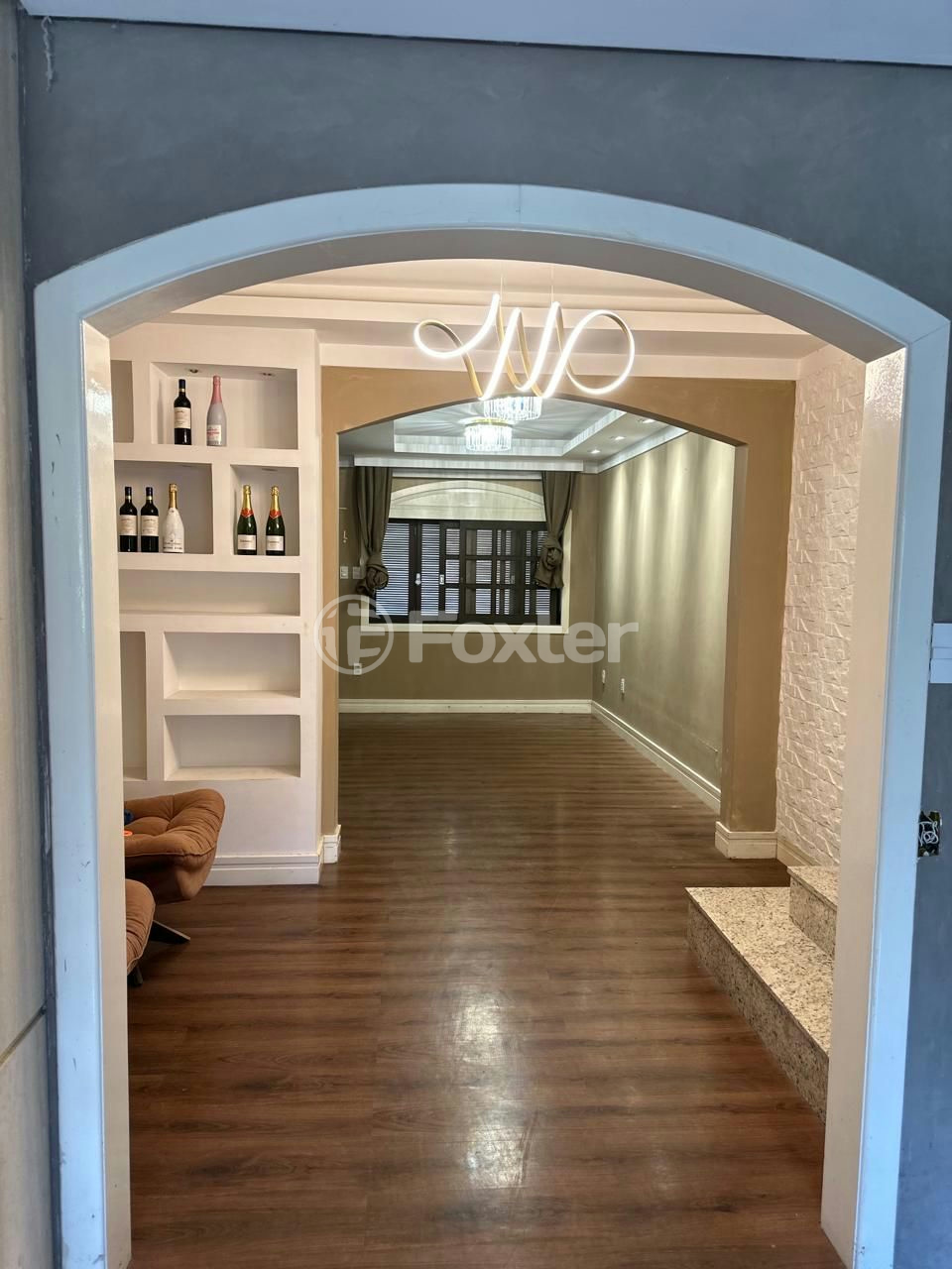 Casa à venda com 4 quartos, 202m² - Foto 2