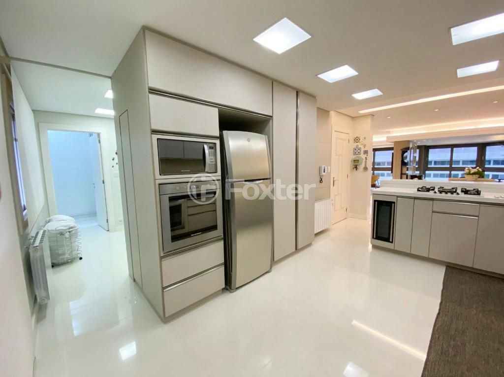 Apartamento à venda com 3 quartos, 218m² - Foto 9