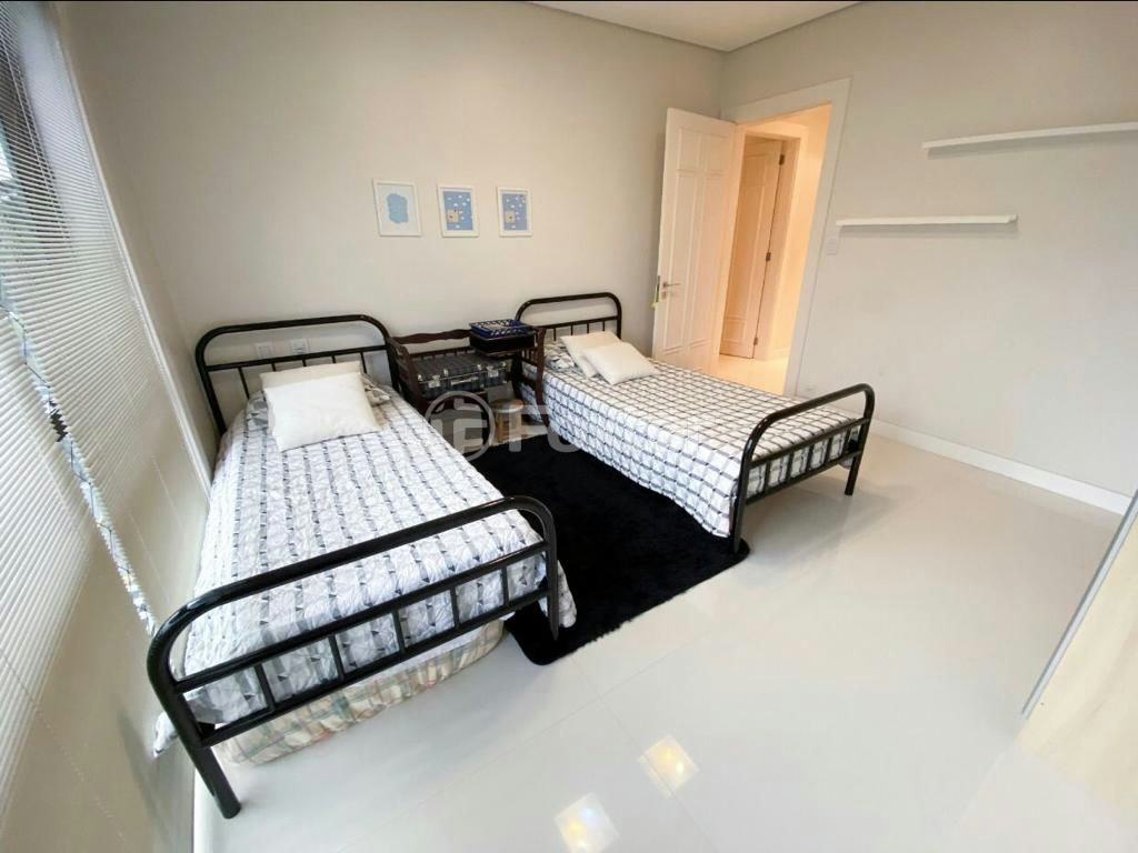 Apartamento à venda com 3 quartos, 218m² - Foto 16