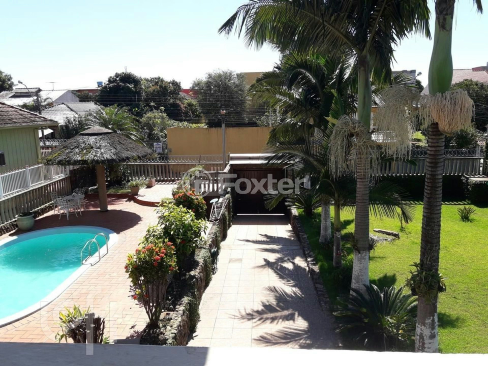 Casa à venda com 4 quartos, 295m² - Foto 2