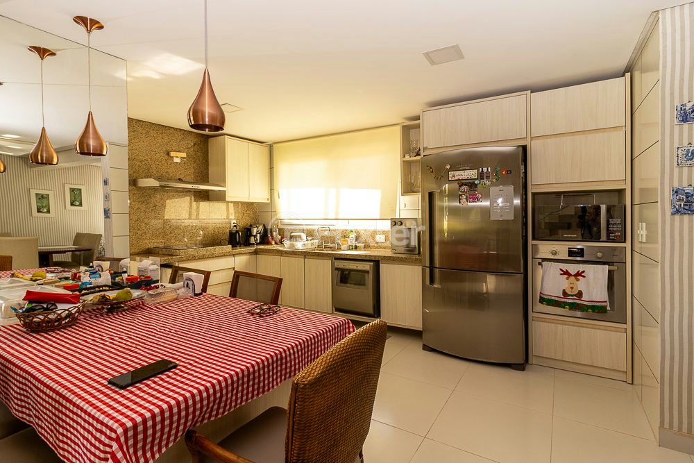 Casa de Condomínio à venda com 4 quartos, 300m² - Foto 16