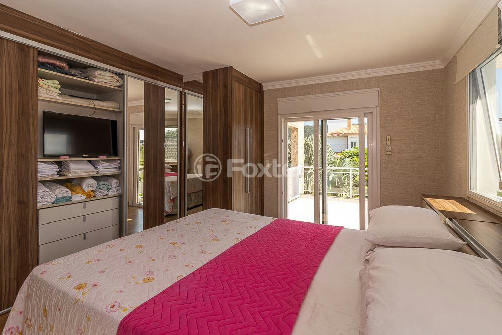 Casa de Condomínio à venda com 4 quartos, 300m² - Foto 31