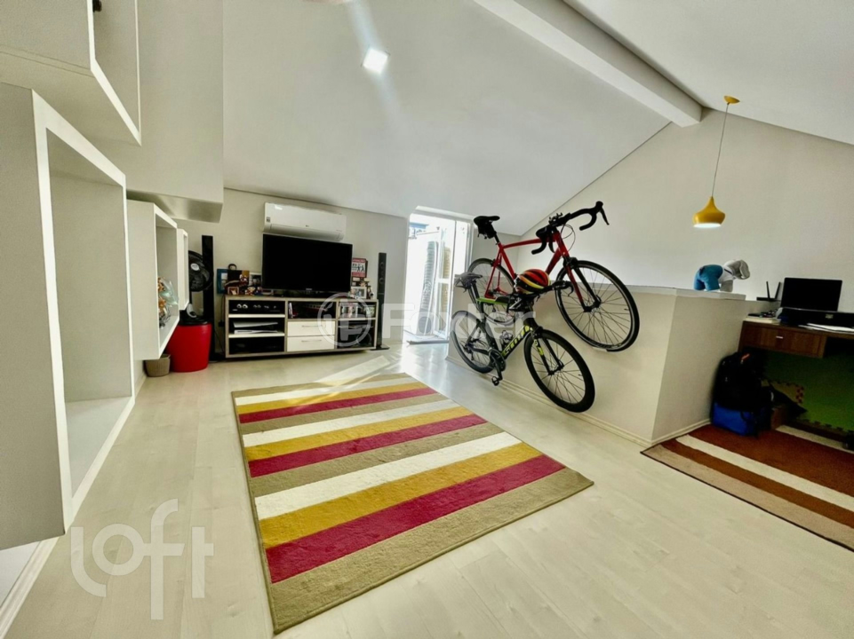 Casa à venda com 3 quartos, 147m² - Foto 1