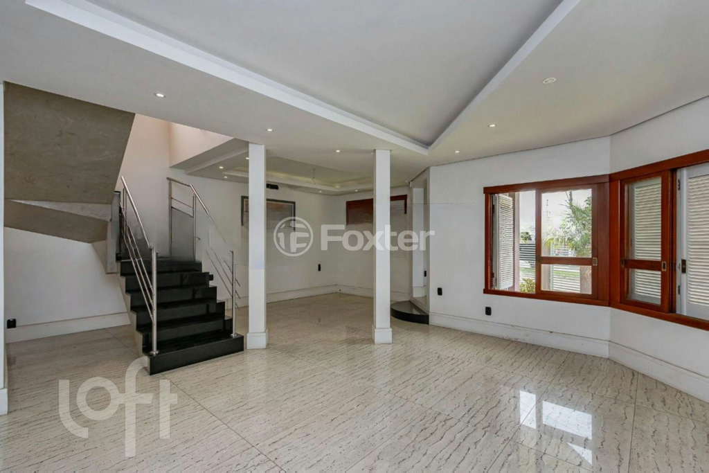 Casa à venda com 4 quartos, 310m² - Foto 1