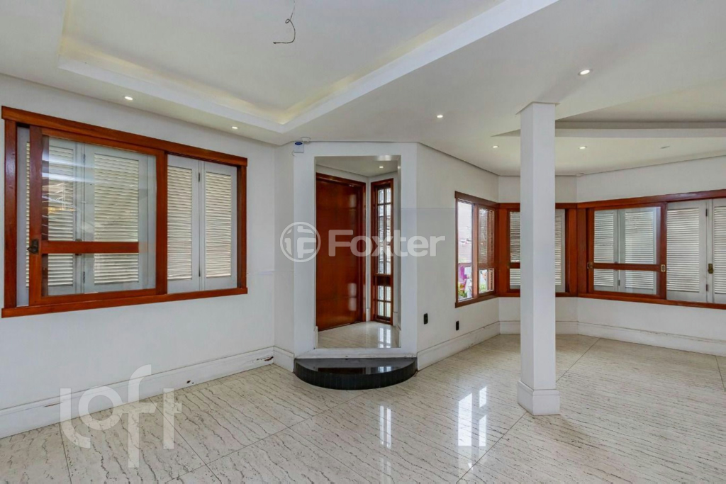 Casa à venda com 4 quartos, 310m² - Foto 4