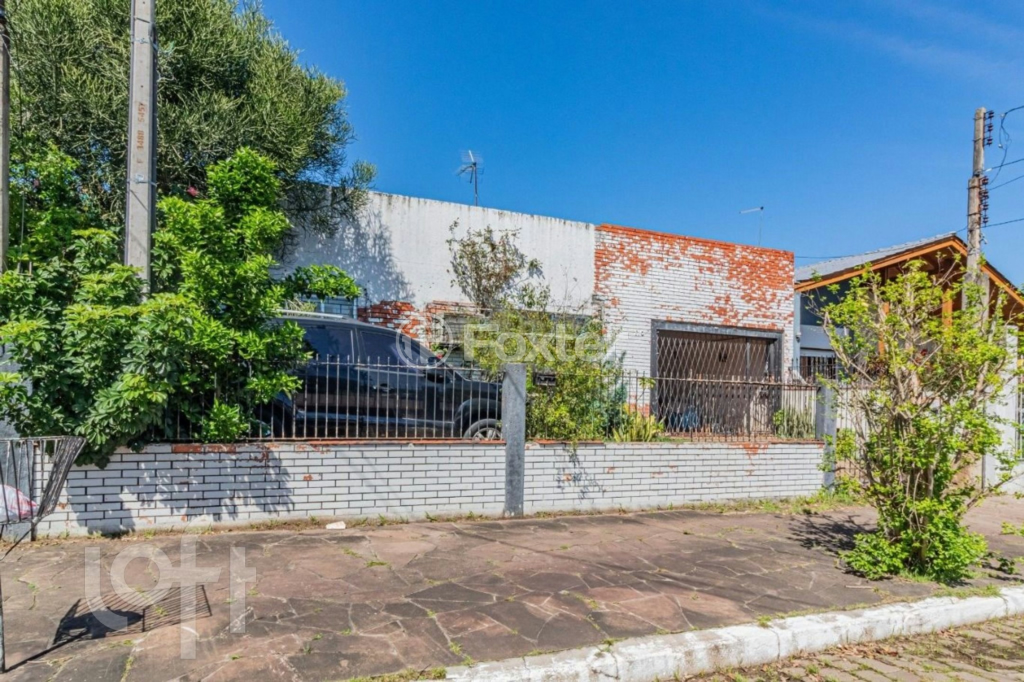 Casa à venda com 3 quartos, 152m² - Foto 1