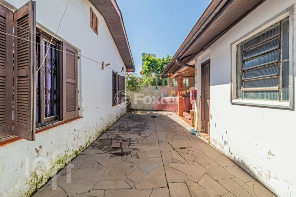 Casa à venda com 3 quartos, 152m² - Foto 9