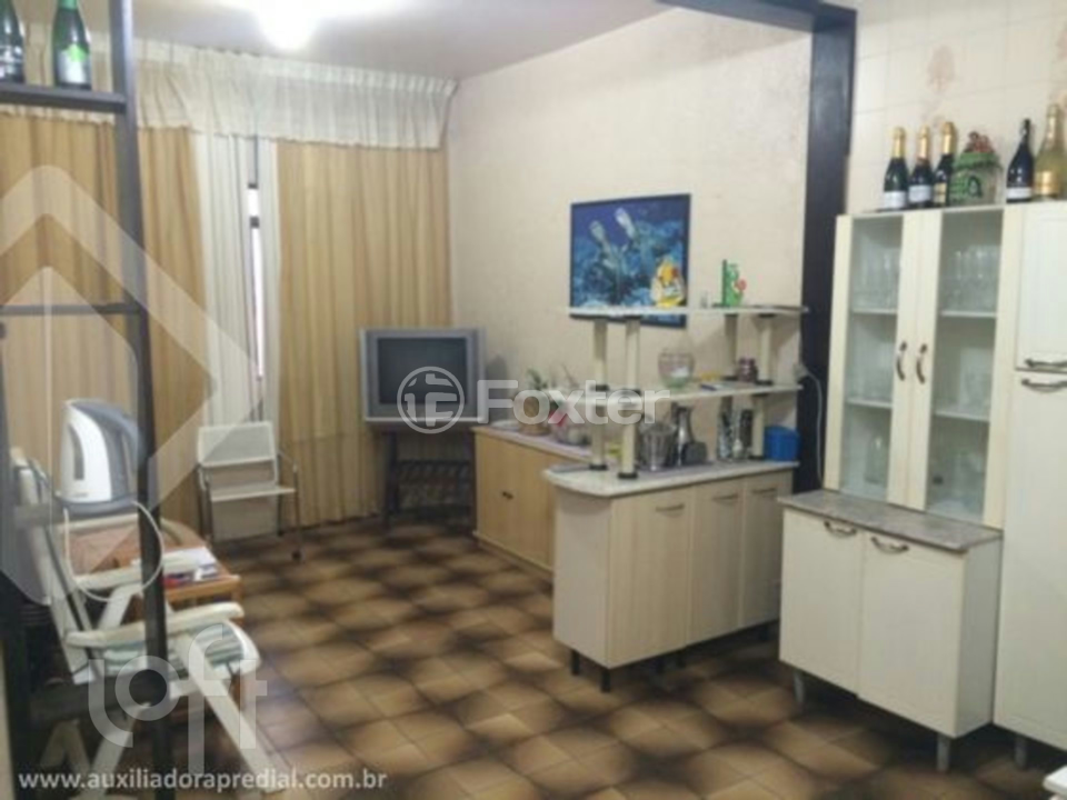 Casa à venda com 2 quartos, 128m² - Foto 1