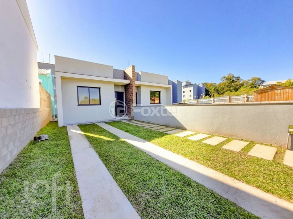 Casa à venda com 3 quartos, 70m² - Foto 2