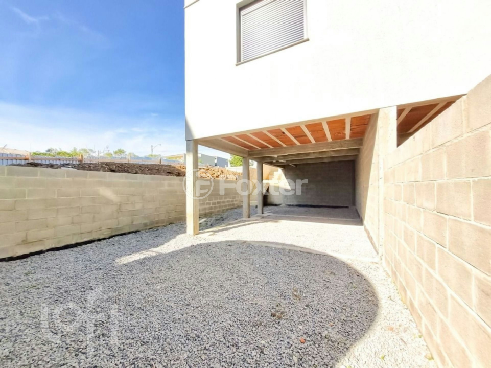 Casa à venda com 3 quartos, 70m² - Foto 1