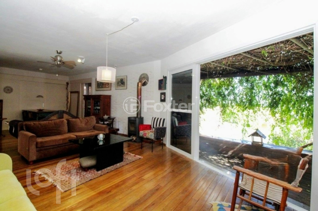 Casa à venda com 3 quartos, 193m² - Foto 2