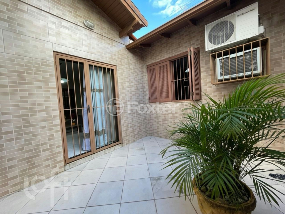 Casa à venda com 3 quartos, 194m² - Foto 4