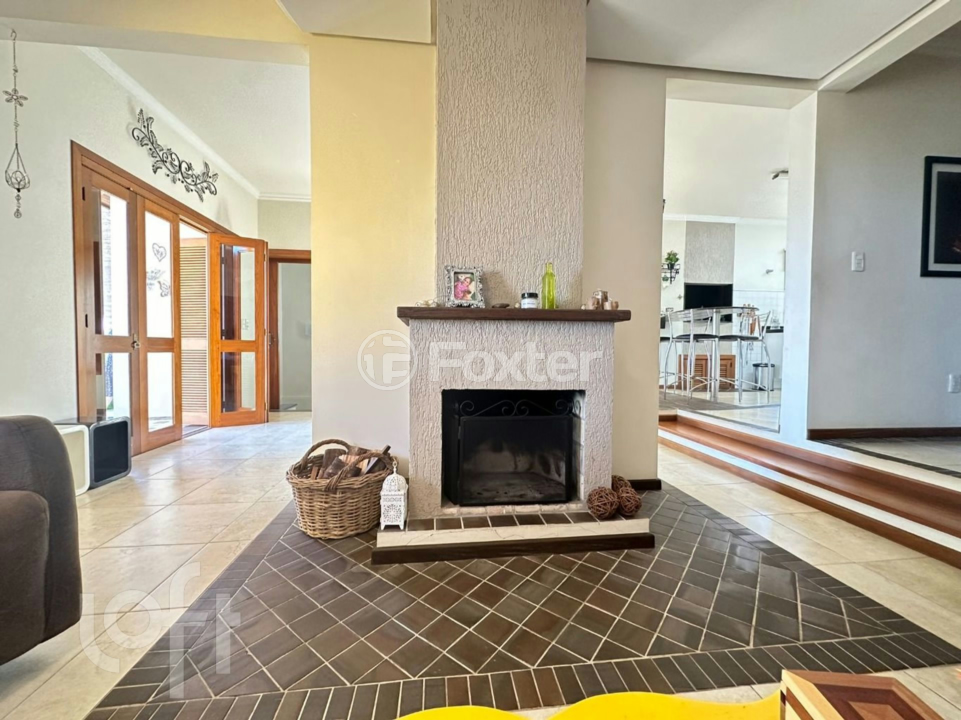 Casa à venda com 3 quartos, 237m² - Foto 2