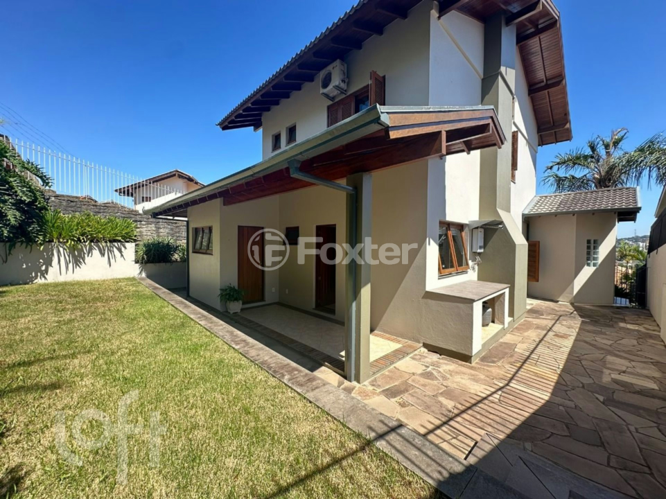 Casa à venda com 3 quartos, 237m² - Foto 3