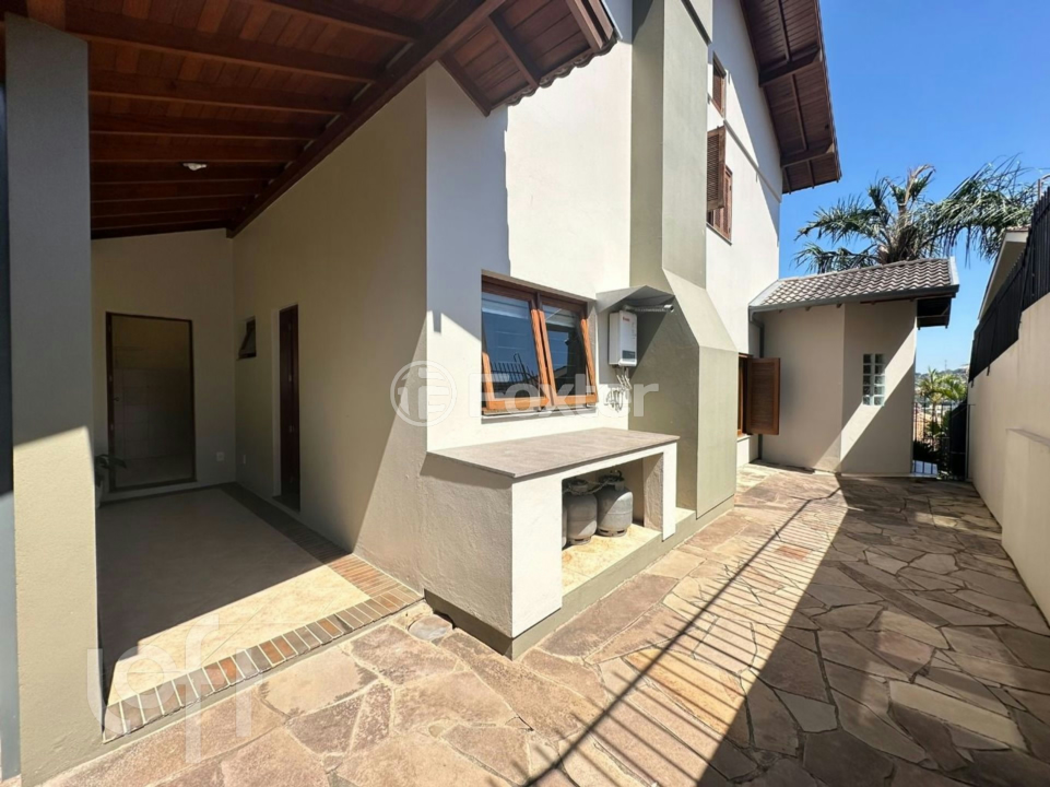 Casa à venda com 3 quartos, 237m² - Foto 35