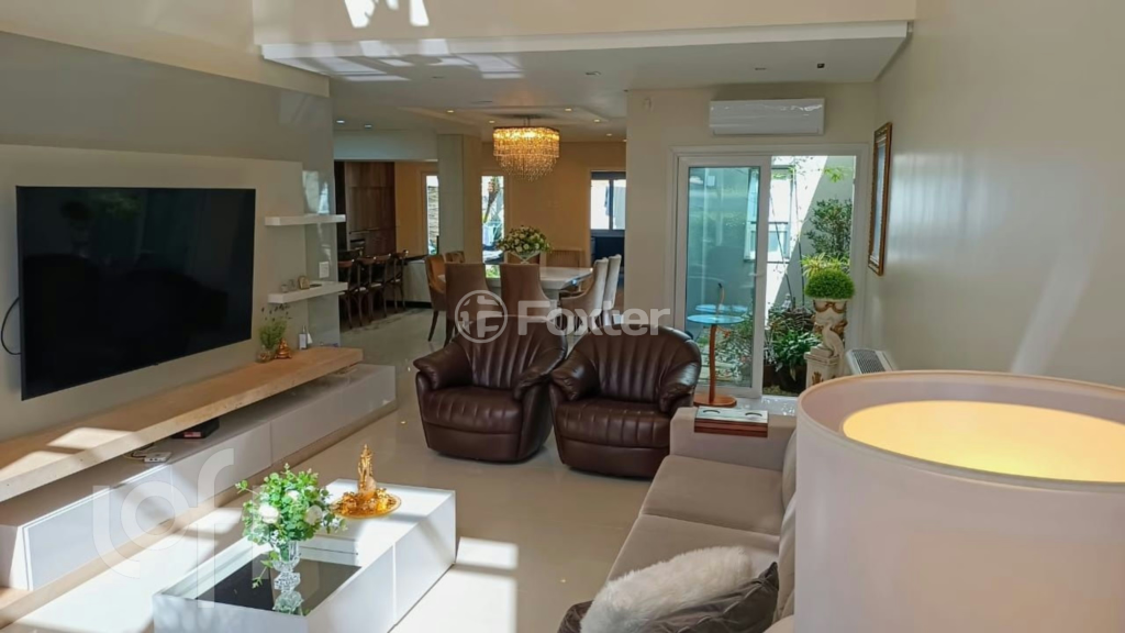 Casa à venda com 3 quartos, 343m² - Foto 1