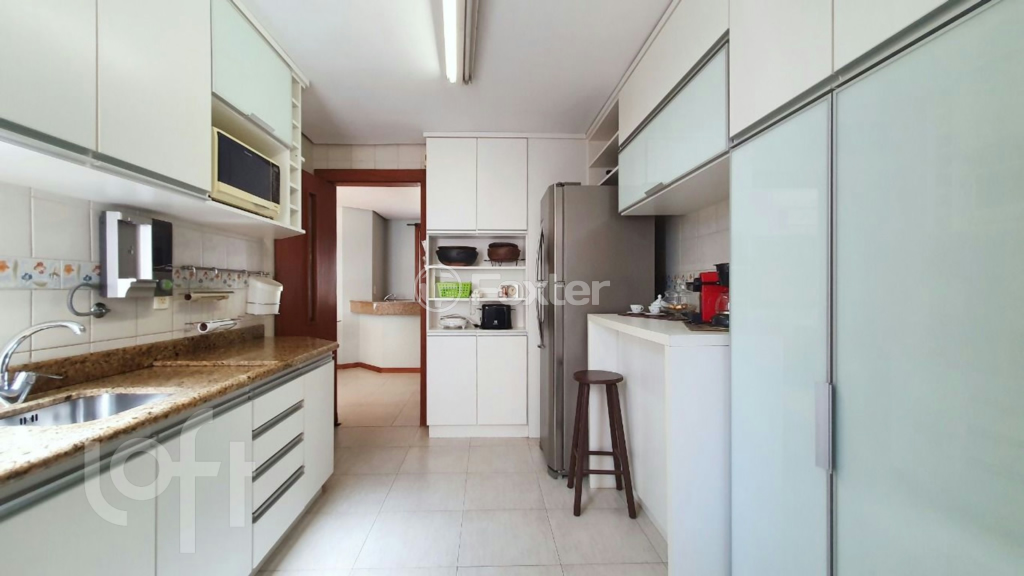 Casa de Condomínio à venda com 3 quartos, 219m² - Foto 9