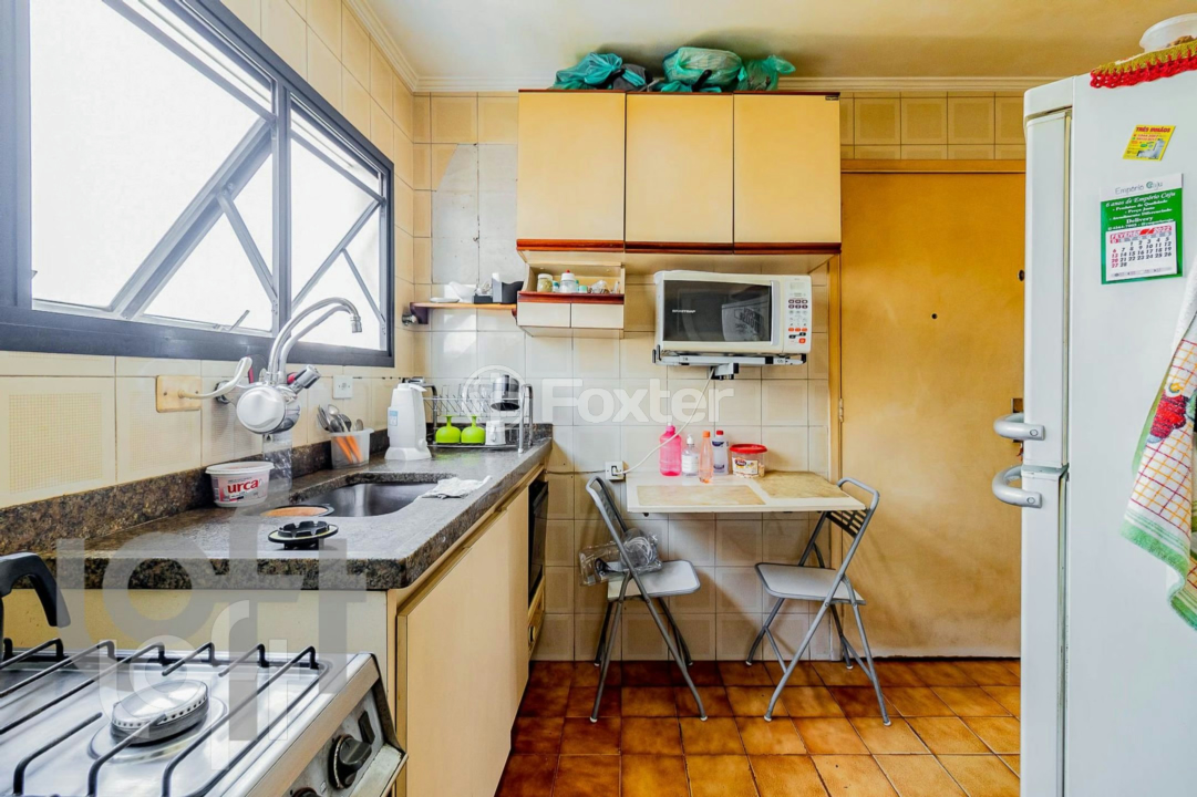 Apartamento à venda com 3 quartos, 98m² - Foto 18