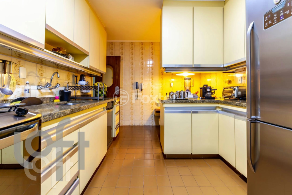 Apartamento à venda com 4 quartos, 206m² - Foto 8