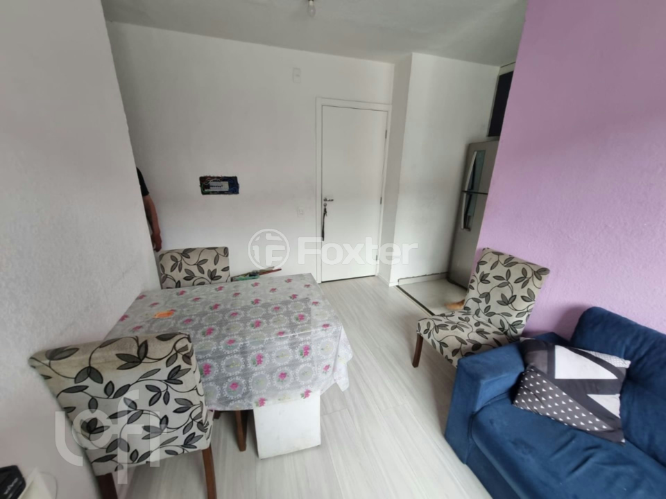 Apartamento à venda com 2 quartos, 42m² - Foto 2