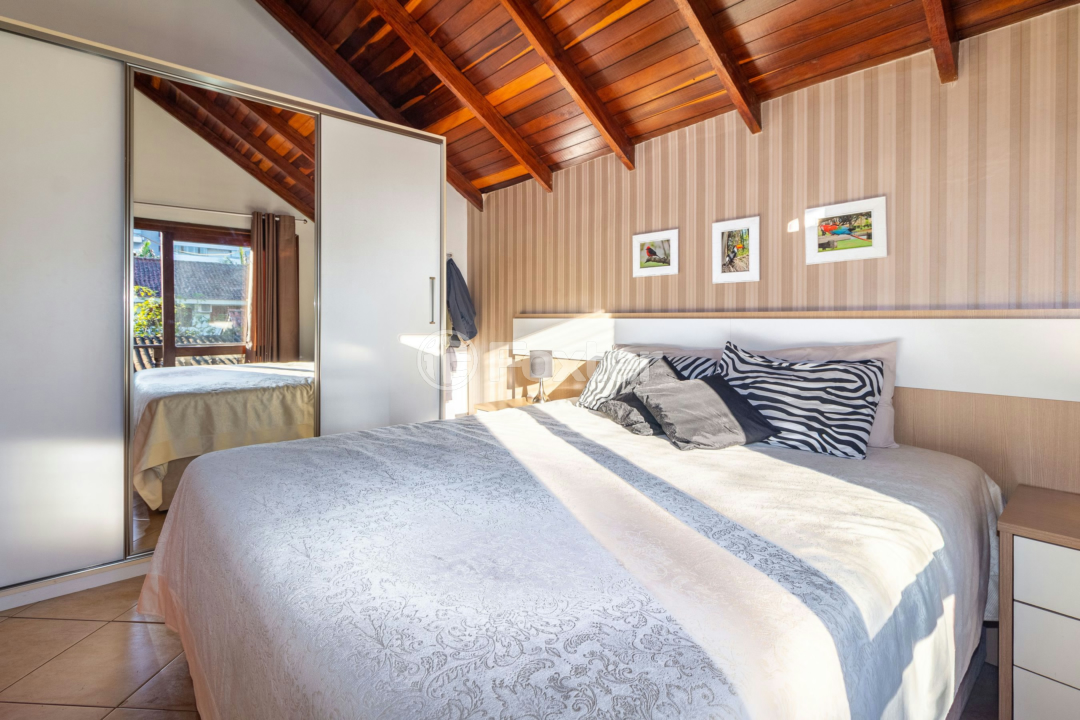Casa à venda com 5 quartos, 223m² - Foto 44