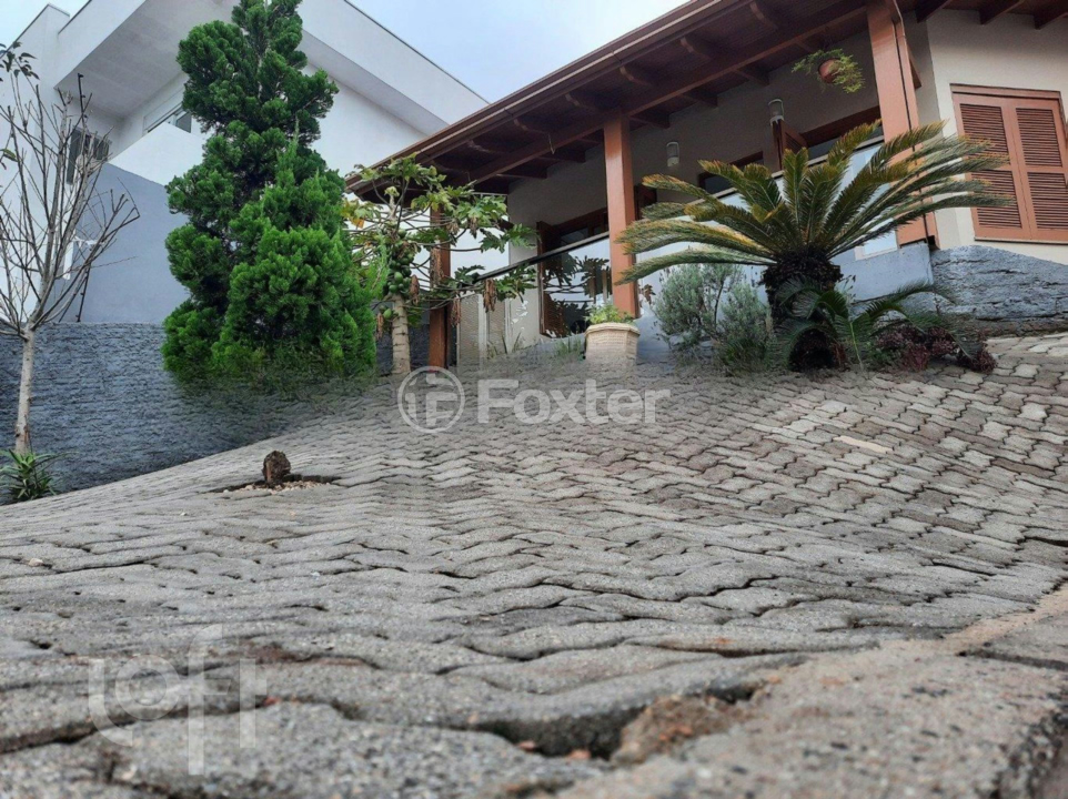 Casa à venda com 2 quartos, 130m² - Foto 2