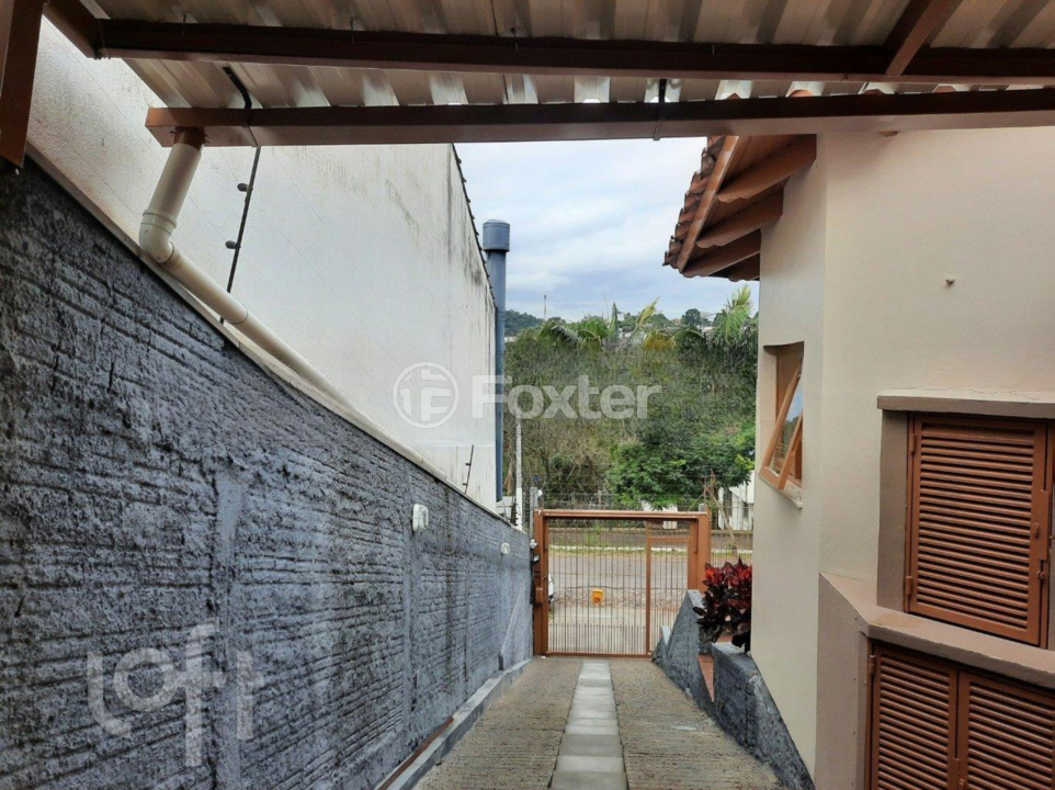 Casa à venda com 2 quartos, 130m² - Foto 3
