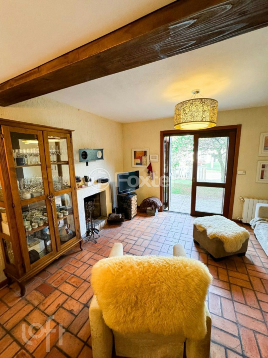 Casa à venda com 3 quartos, 108m² - Foto 1